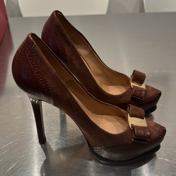 Ferragamo burgundy platform heels with pointed toe and bow detailing - Picture 2 of 6